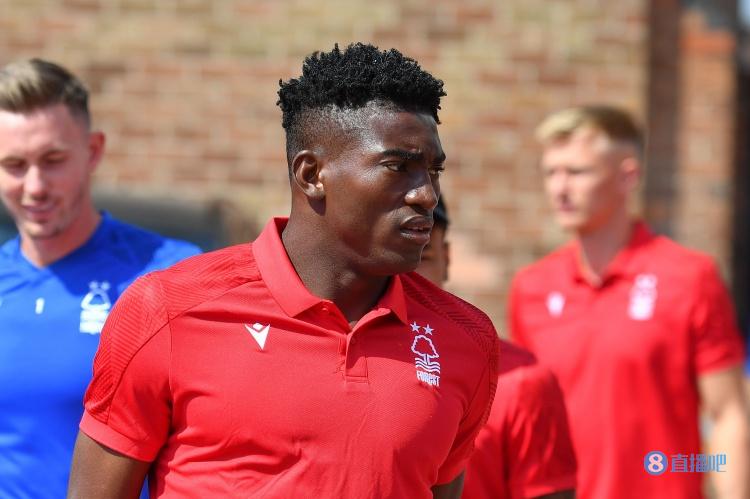 阿沃尼伊:在安菲尔德踢球有梦想成真的感觉,一直想为利物浦踢球