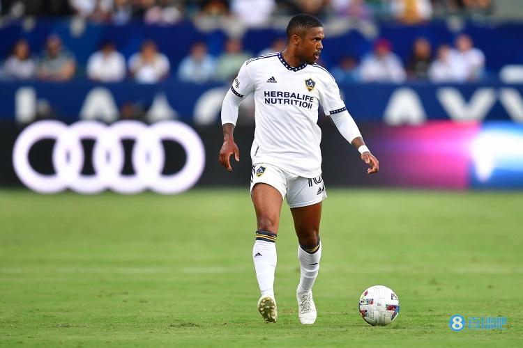 罗马诺：33岁道格拉斯-科斯塔计划前往沙特，以寻找下家