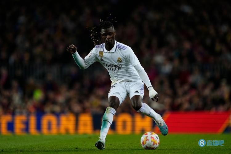 队报:卡马文加右大腿不适,出战布拉加成疑