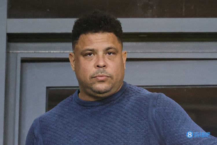 克鲁塞罗球迷抗议保级形势堪忧 大罗：需要团结而不是敌意和暴力