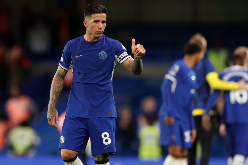 标晚报切尔西伤情:恩佐有望出战联赛杯,恩昆库可能11月下旬回归