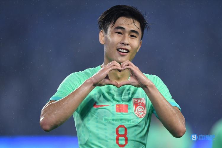 足球报:戴伟浚或非国足首发人选,但将是许多场景下的特殊武器