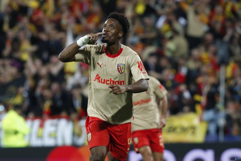 20岁朗斯前锋瓦希欧冠单场传射建功,姆巴佩之后最年轻法国球员