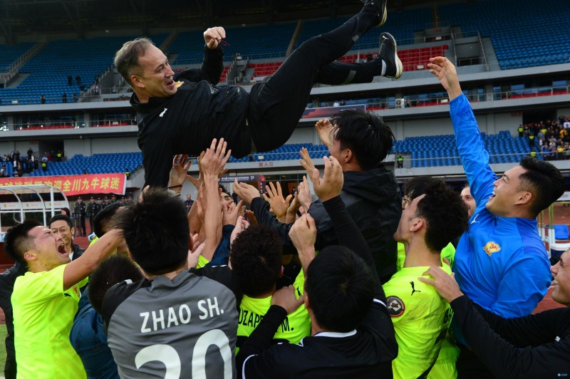 九牛主帅：中国足球有世界最好的硬件；我喜欢四川美食辛辣的口味