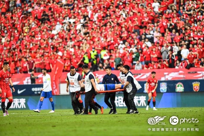 伤情通报|王彤左腿髌骨脱位,髌骨下极骨折,髌韧带损伤