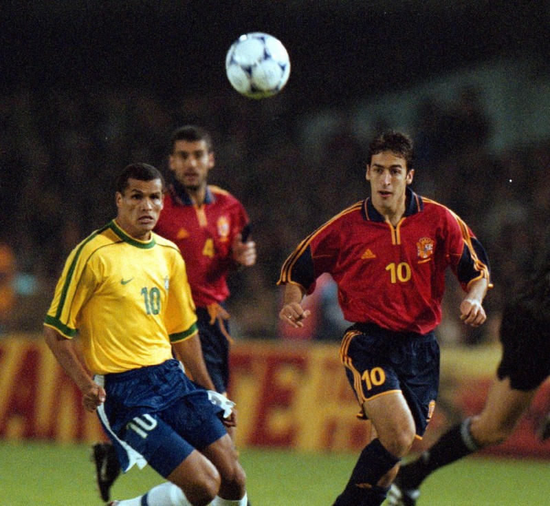 【传奇对决】瓦刀vs指环王！里瓦尔多&劳尔，后面有瓜瓜乱入~