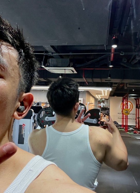 解说硕硕晒健身照:属于是现实腕豪了!!