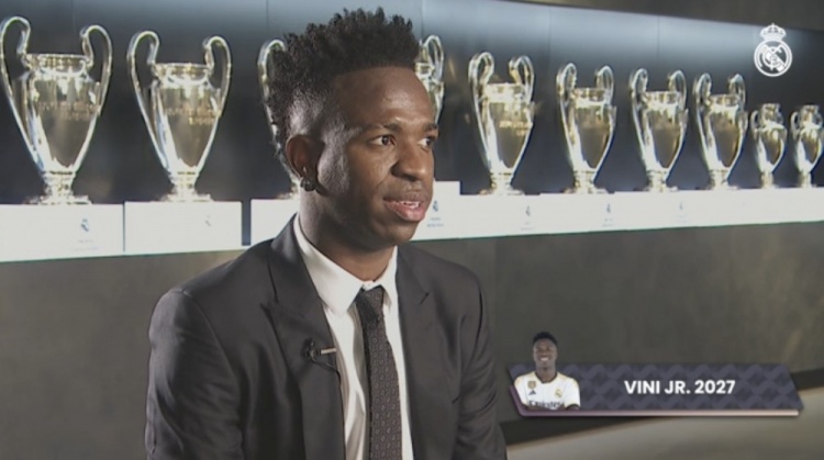 维尼修斯:我在世界上最好俱乐部效力,希望能成为皇马传奇之一