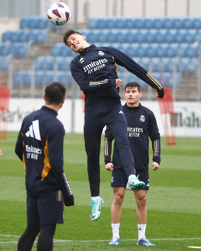 【训练图集】撒欢儿的居居?贡献表情包的朱贝林?