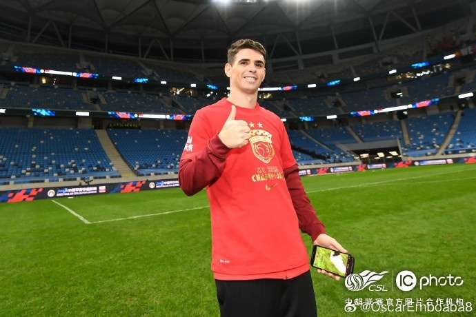 奥斯卡致谢球迷:没有你们的支持呐喊,就没有这座奖杯