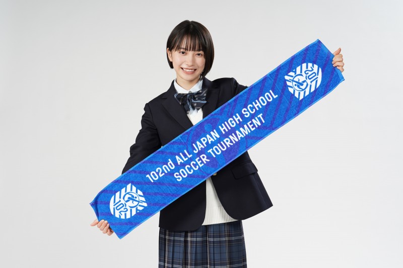 卡哇伊?15岁藤崎由美亚任第102届日本高中足球锦标赛应援经理