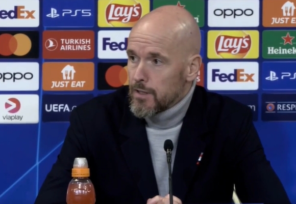 ?红牌不公平?滕哈赫:是的,我们当时主宰了比赛还2-0领先!