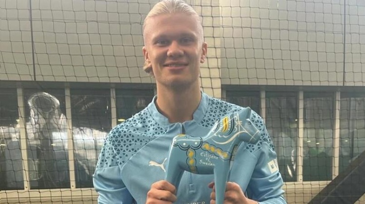 ?+1,哈兰德获曼城球迷瑞典分部颁发的22-23赛季“蓝马奖”