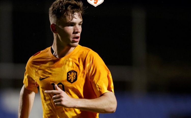 荷兰官方:贝尔温、布罗贝因伤退出,补召23岁高中锋达林加