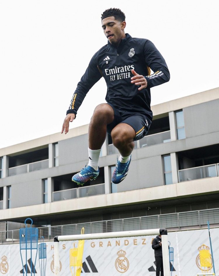 ❤️无国家队任务我团球员照常训练，朱贝林、阿宽等同款造型起飞