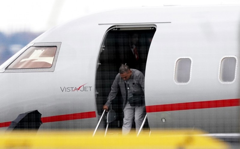 暖心?利物浦为迪亚斯父母包飞机,让其一家在默西塞德过圣诞节