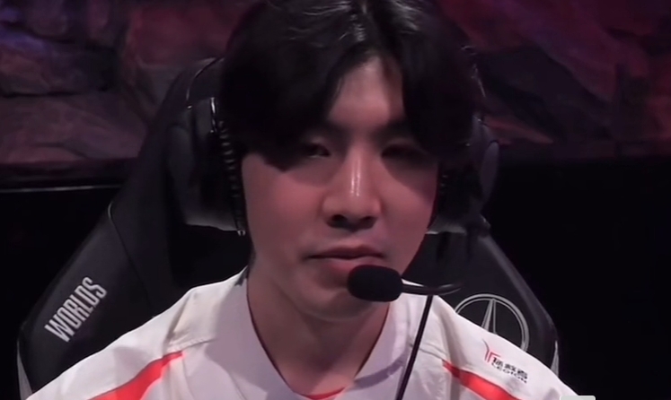 还是在乎冠军的?WBG第三局落败一刻:TheShy选手一度难过哽咽