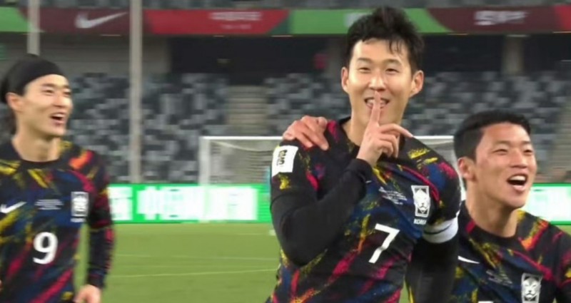 媒体人:国足也是够致敬WBG的 不过多撑了18S 这个精气神稳稳出线