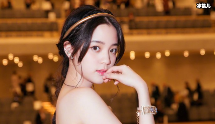 欧阳娜娜解约壹心娱乐,粉丝拍手称好杨天真的为人引人深思