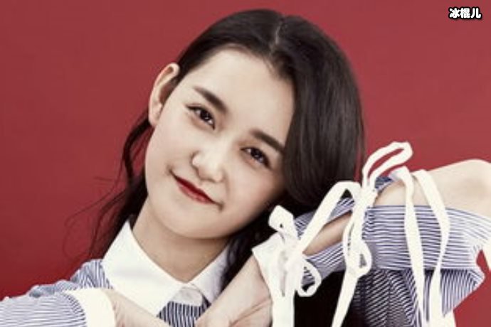蒋依依是真正的“女大十八变”!19岁的她总能充满少女气质