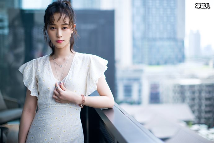 蓝盈莹《乘风》里终于翻身,曾因长相被排斥?