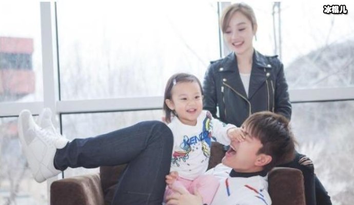 李小璐晒近照卫生间装修精致却乱糟糟,网友:没甜馨,想骂你