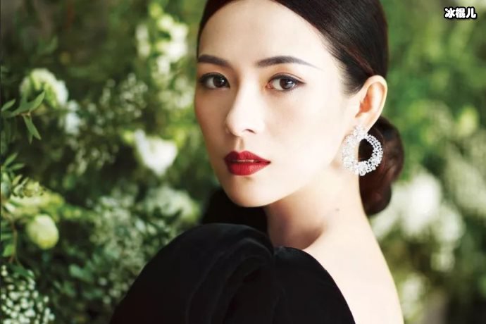 章子怡晒冲浪视频,好身材被一览无余网友称赞:很强!