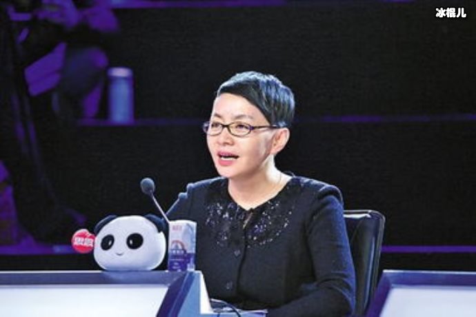 宋丹丹连续两天庆祝生日,冯小刚携妻子到场刘涛准备奢侈礼盒