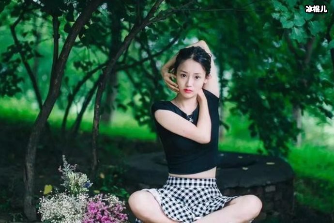 张雨婷绿地事件后动态不断,宝马猫咪一样不缺貌似有受虐倾向