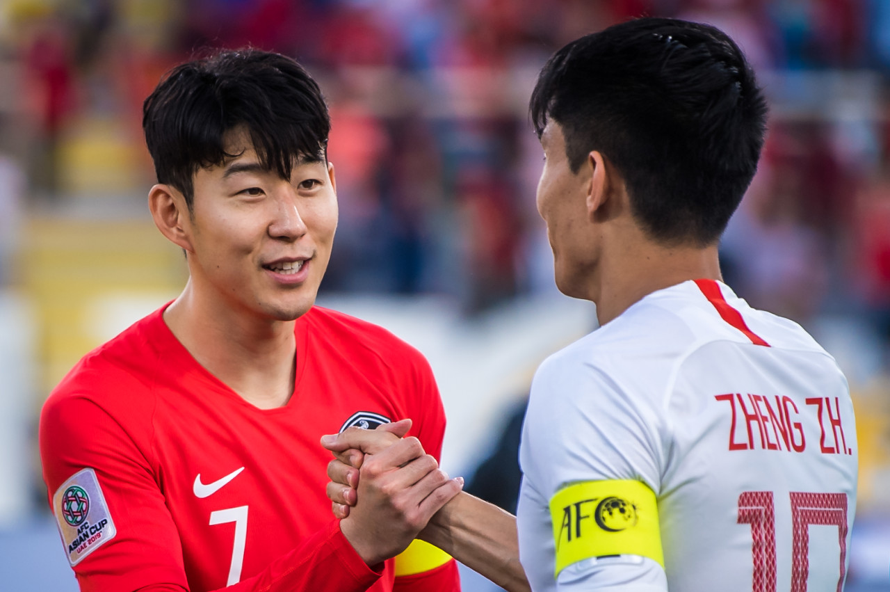 有点慌❓韩媒：韩国队踢中国时，韩国球员经常受伤