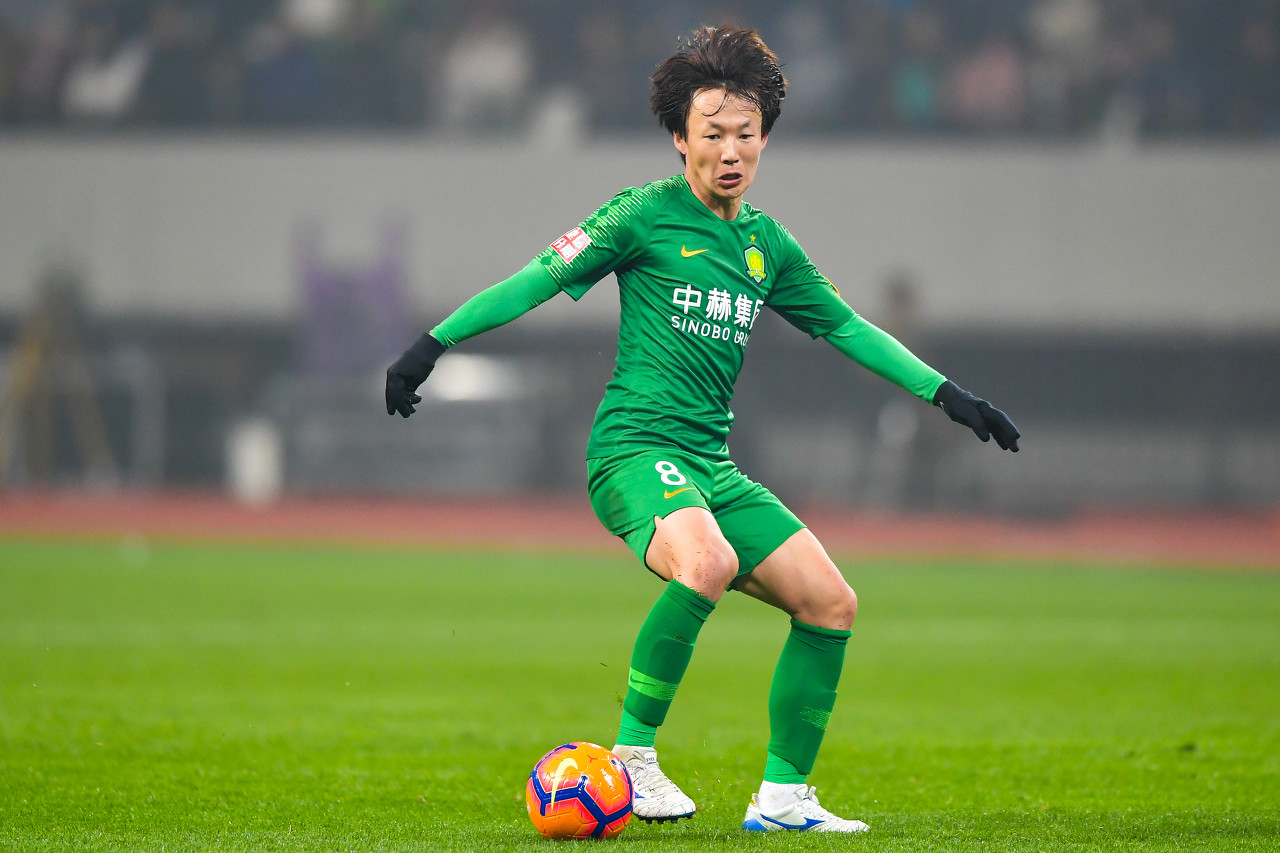 媒体人：当年国家队有一期集训征调朴成，他因回老家种地请假