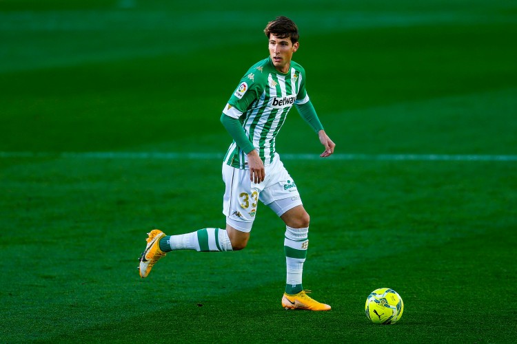 贝蒂斯不愿在冬窗放走米兰猎物米兰达,总监:俱乐部的意愿是续约