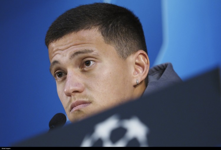 官方:奥塔维奥当选最佳球员,全场8次被犯规