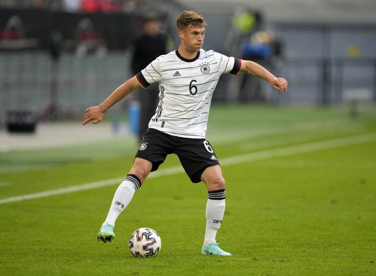 图片报:基米希可能失去德国队首发位置,他需要证明自己