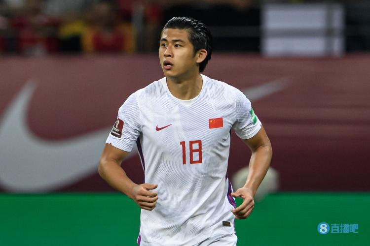 记者：张玉宁上，艾克森一下，算不算新意？