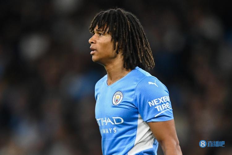 阿克:鲍勃的助攻非常棒,在球队他总是很谦逊的学习