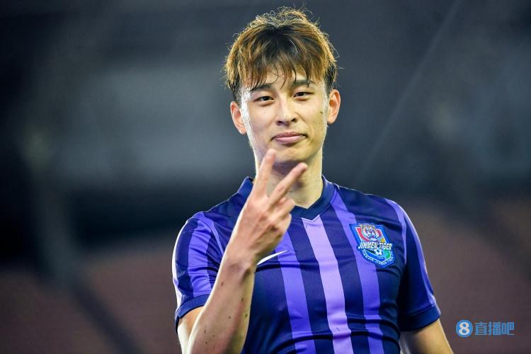 圈内人士不解国足选人:既然看重即战力,那为何不带上巴顿?