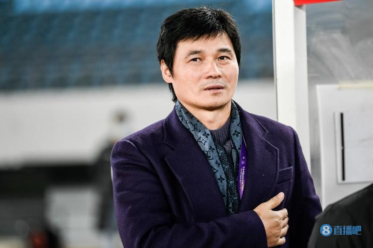 李毅:国足战韩国首先要想好怎么防守,想拿分就要摆大巴