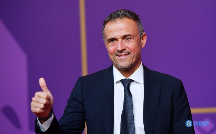 恩里克：李刚仁攻守兼备且精神属性强大，是巴黎的伟大签约