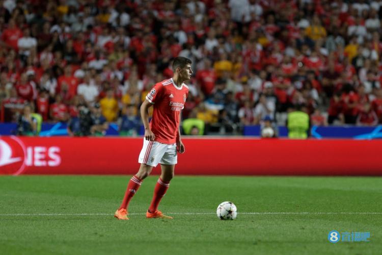 记者:安东尼奥-席尔瓦是曼联明夏首要目标,球员解约金1亿欧