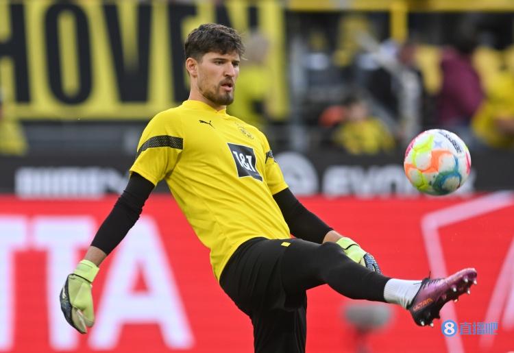 十年了!科贝尔是继魏登费勒后多特首位在德甲赛场扑点的门将