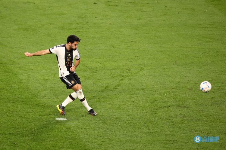 哈曼:德国队让京多安当队长是错误,他的71场里可能就10场踢得好