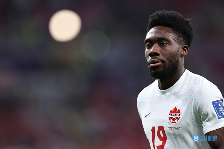 记者：拜仁开始和阿方索谈续约，如果没谈成球队将在明年出售球员