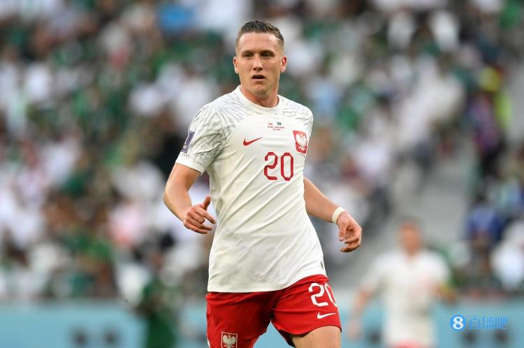 全市场:德佬近日会见泽林斯基的经纪人谈续约,但结果趋近于谈崩