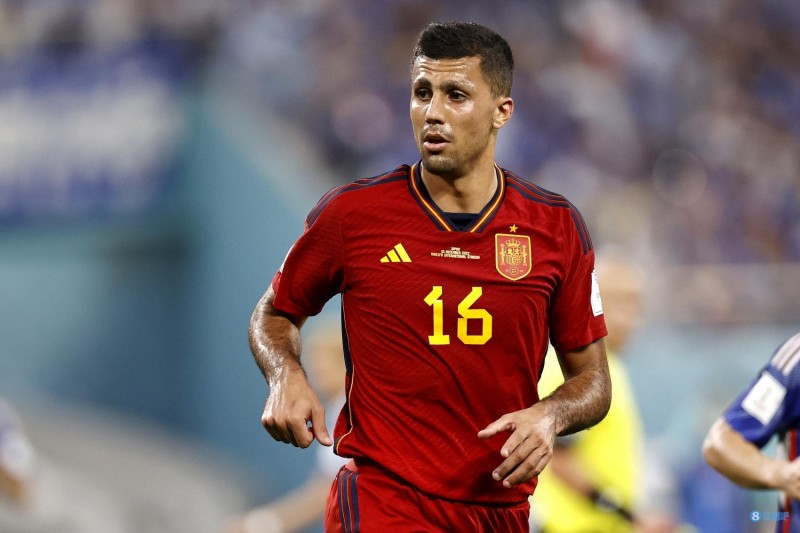 罗德里:我一点也不想念踢中卫的日子,那沉闷极了