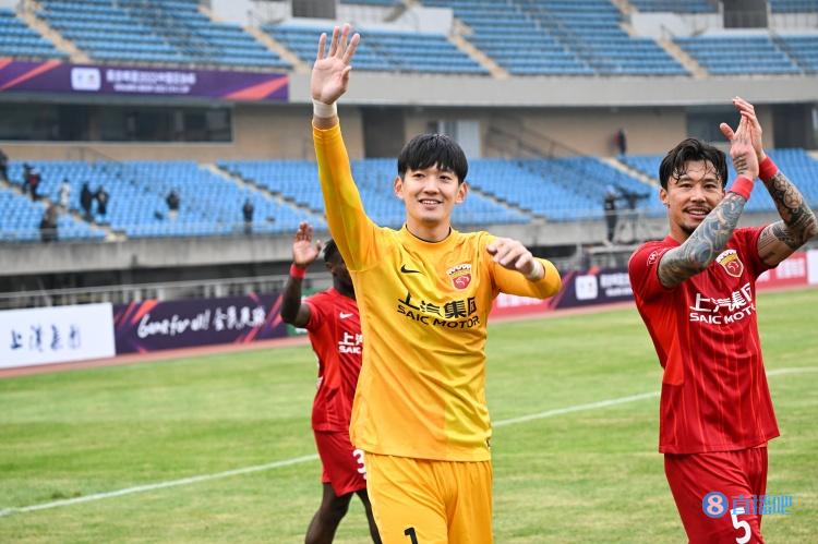 记者:除对国安的失误颜骏凌赛季发挥稳定,为球队起码多抢6分