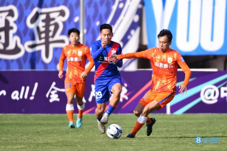 记者:足协杯决赛中,申花&泰山球迷组织各分得3000张门票