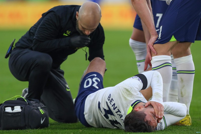 罗马诺:本坦库尔脚踝韧带撕裂,预计至少伤缺两个半月