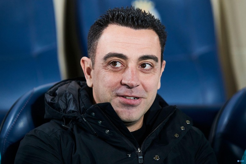 阿斯:哈维赛后在更衣室召开1小时闭门会议,与队员讨论球队问题