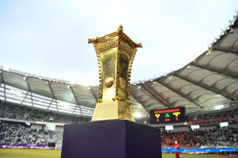 沪媒:若赢泰山,上海将实现“海港问鼎联赛、申花称霸杯赛”佳话